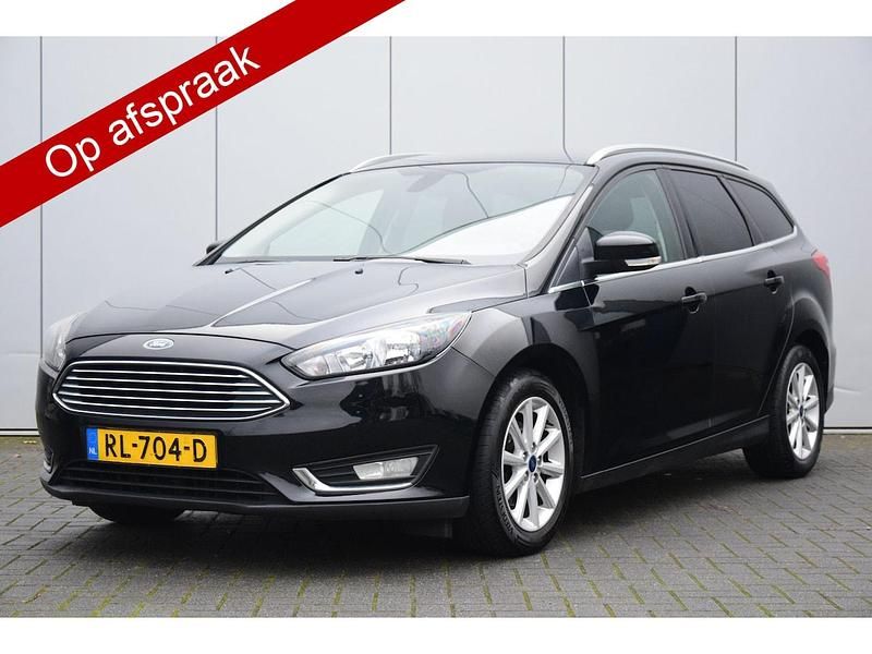 Zwart Gebruikt 2017 Ford Focus Titanium Stationwagen | € 6.950 (Goede deal) - Afbeelding 1/4