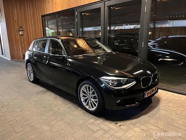 Zwart Gebruikt 2012 BMW 116 Urban Line Hatchback | € 7.950 (Super prijs) - Afbeelding 1/4