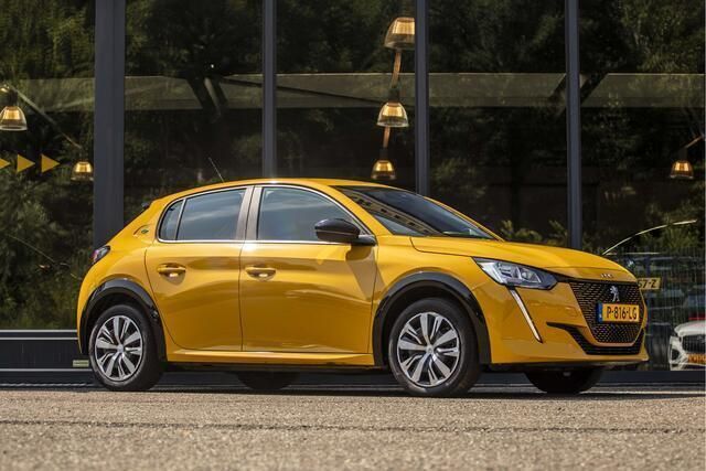 Geel Occasion 2022 Peugeot e-208 Active Hatchback | € 15.950 (Goede deal) - Afbeelding 1/4