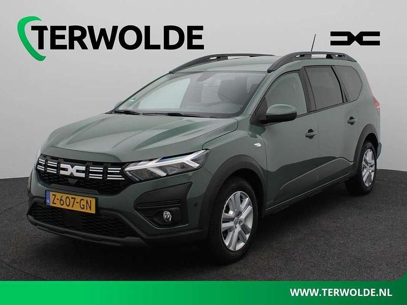 Grijs Gebruikt 2024 Dacia Jogger Expression MPV | € 20.945 (Eerlijke prijs) - Afbeelding 1/4