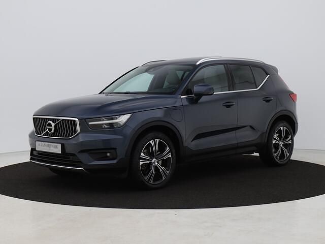 Blauw Gebruikt 2021 Volvo XC40 Inscription SUV | € 29.400 (Goede deal) - Afbeelding 1/4