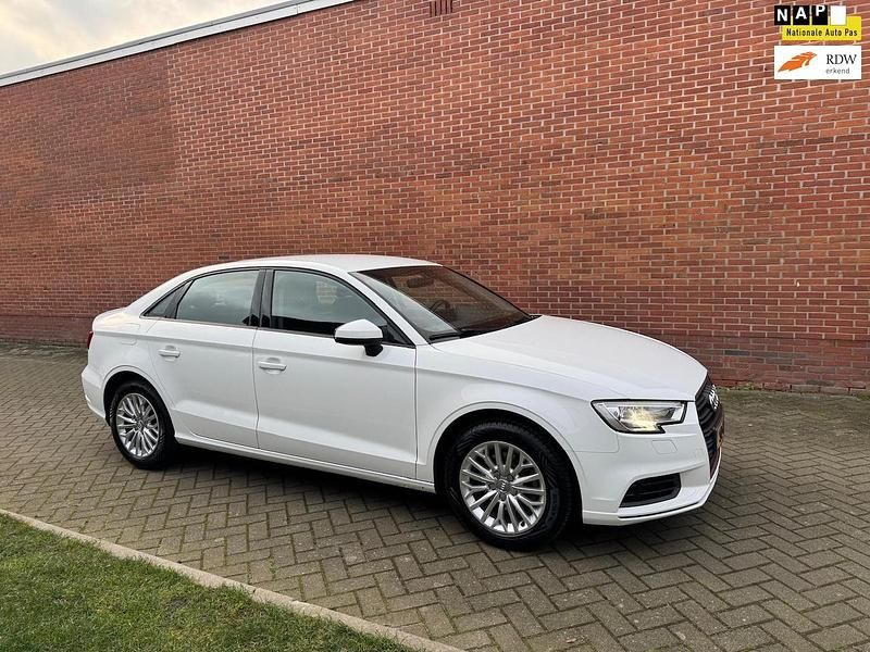 Wit Gebruikt 2018 Audi A3 Sedan | € 13.950 (Super prijs) - Afbeelding 1/4