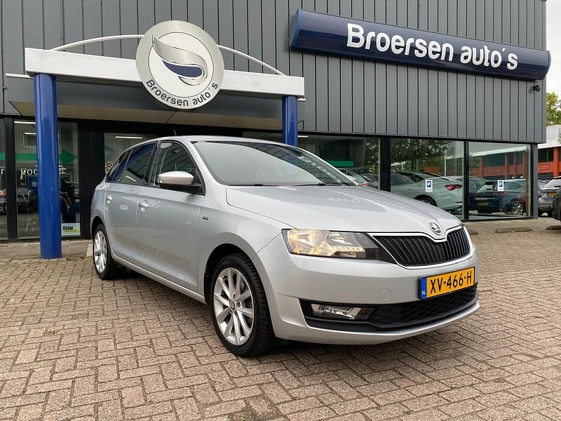 Grijs Gebruikt 2019 Skoda Rapid Clever Hatchback | € 11.245 (Eerlijke prijs) - Afbeelding 1/4