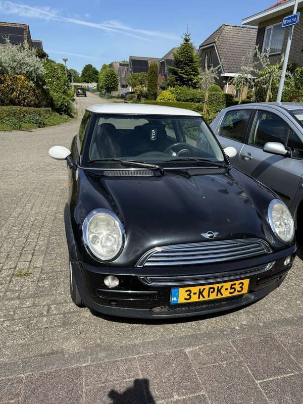 Zwart Gebruikt 2002 Mini Cooper Chili Hatchback | € 1.500 (Eerlijke prijs) - Afbeelding 1/4