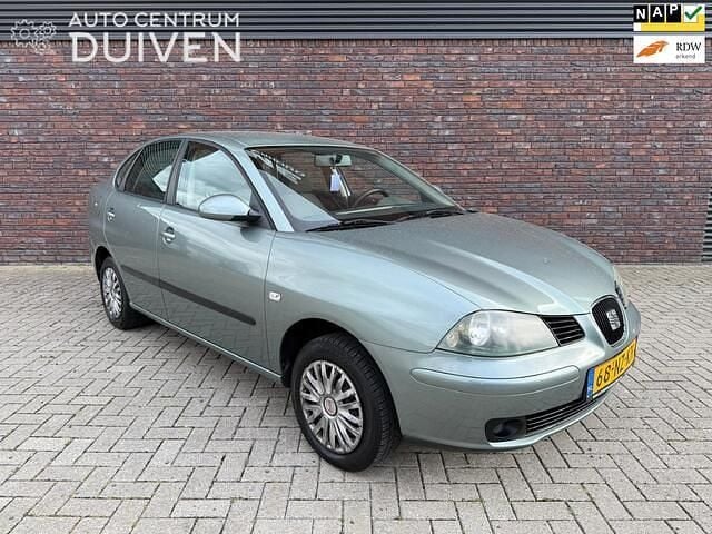 Groen Gebruikt 2004 Seat Cordoba Sedan | € 1.250 (Eerlijke prijs) - Afbeelding 1/4
