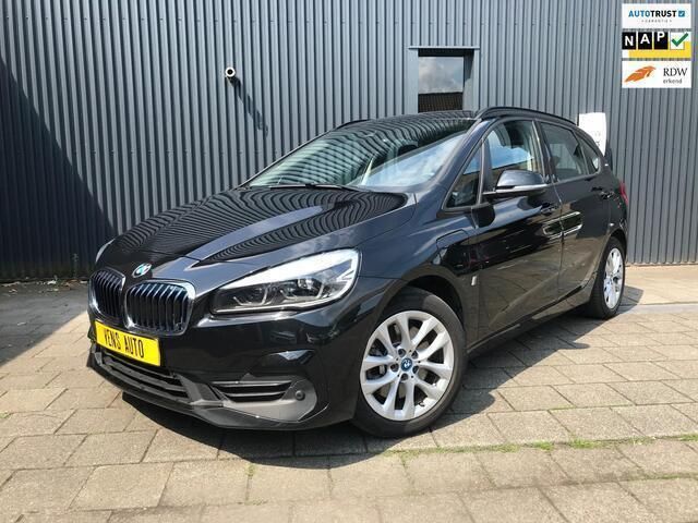 Zwart, metallic lak Gebruikt 2018 BMW 225 Active Tourer Comfort Edition MPV | € 16.750 (Super prijs) - Afbeelding 1/4