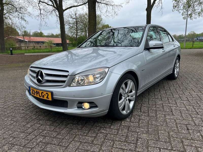 Grijs Gebruikt 2011 Mercedes C180 Avantgarde Sedan | € 7.650 (Goede deal) - Afbeelding 1/4