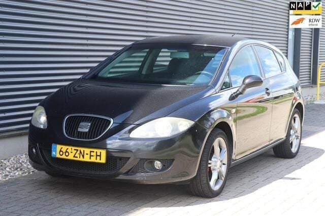 Zwart Gebruikt 2008 Seat Leon Hatchback | € 1.950 (Eerlijke prijs) - Afbeelding 1/4
