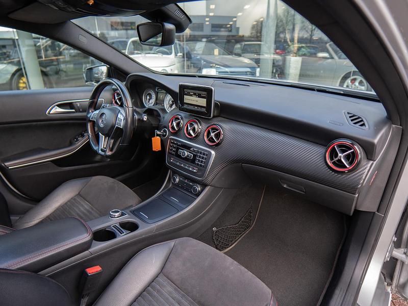 Occasion Mercedes A250 2021 Grijs Hatchback