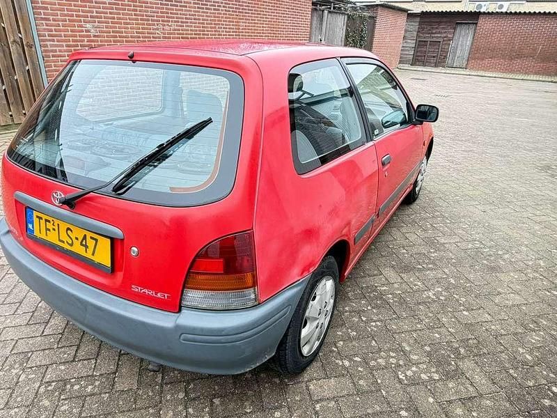 Occasion Toyota Starlet 75 PK (55 kW) 1998 Rood Hatchback