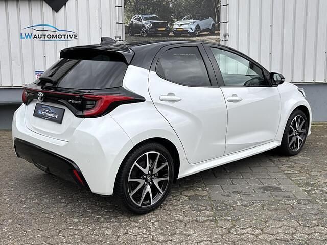 Occasion Toyota Yaris Executive 116 PK (85 kW) 2021 Wit Hatchback