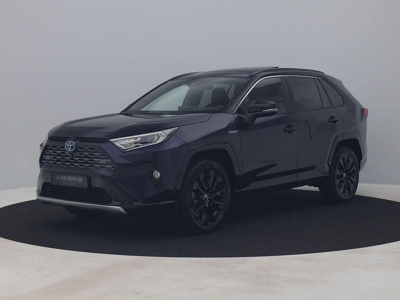 Zwart, metallic lak Gebruikt 2021 Toyota RAV4 Hybrid Active SUV | € 36.900 (Goede deal) - Afbeelding 1/4