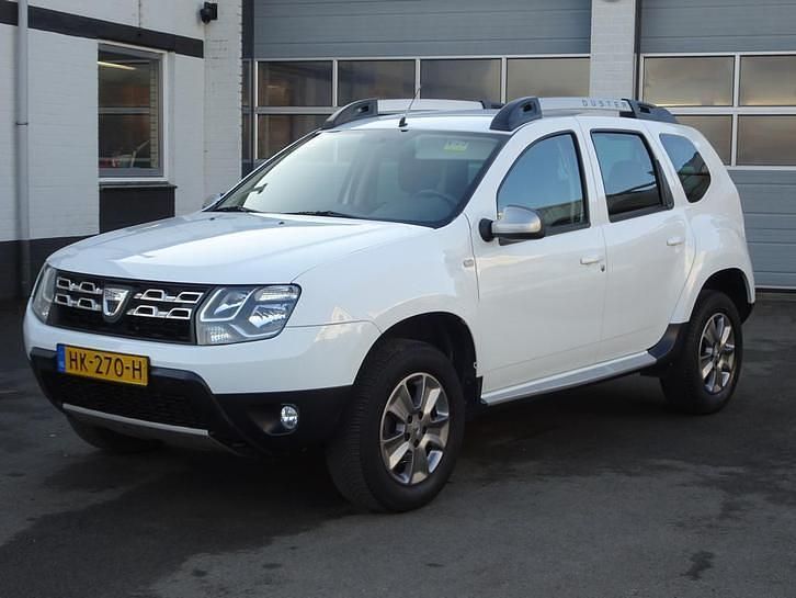 Wit Occasion 2015 Dacia Duster Anniversary SUV | € 9.450 (Eerlijke prijs) - Afbeelding 1/4