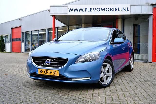 Occasion Volvo V40 Momentum 120 PK (88 kW) 2014 Blauw Hatchback