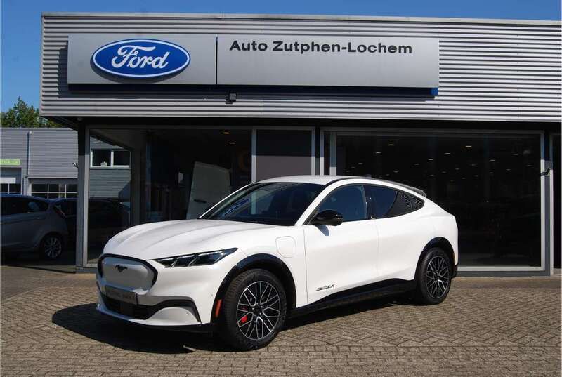 Wit Nieuw 2024 Ford Mustang Mach-E Premium SUV | € 55.400 (Eerlijke prijs) - Afbeelding 1/4