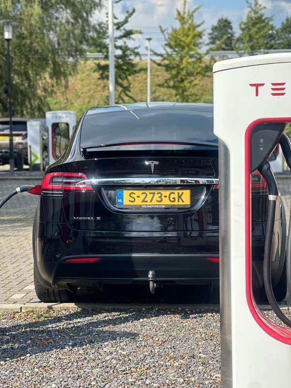 Gebruikt 2016 Tesla Model X SUV | € 35.000 - Afbeelding 1/4