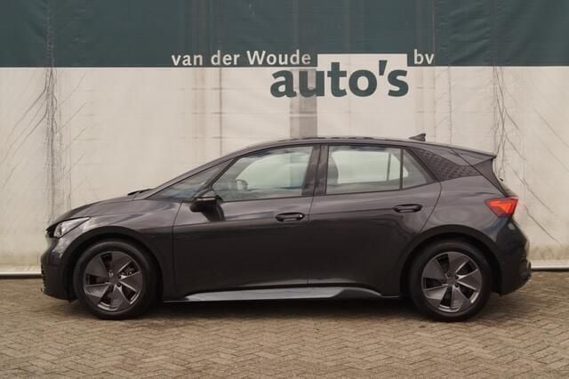 Grijs Gebruikt 2023 Cupra Born Hatchback | € 24.900 (Goede deal) - Afbeelding 1/4