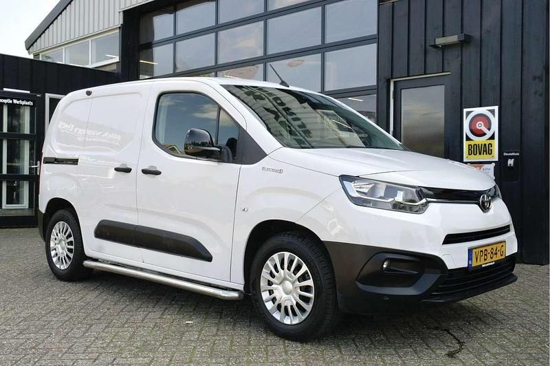 Wit Gebruikt 2022 Toyota Proace City Van | € 12.999 - Afbeelding 1/4