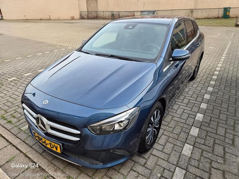 Blauw Occasion 2019 Mercedes B180 Business MPV | € 18.450 (Eerlijke prijs) - Afbeelding 1/4