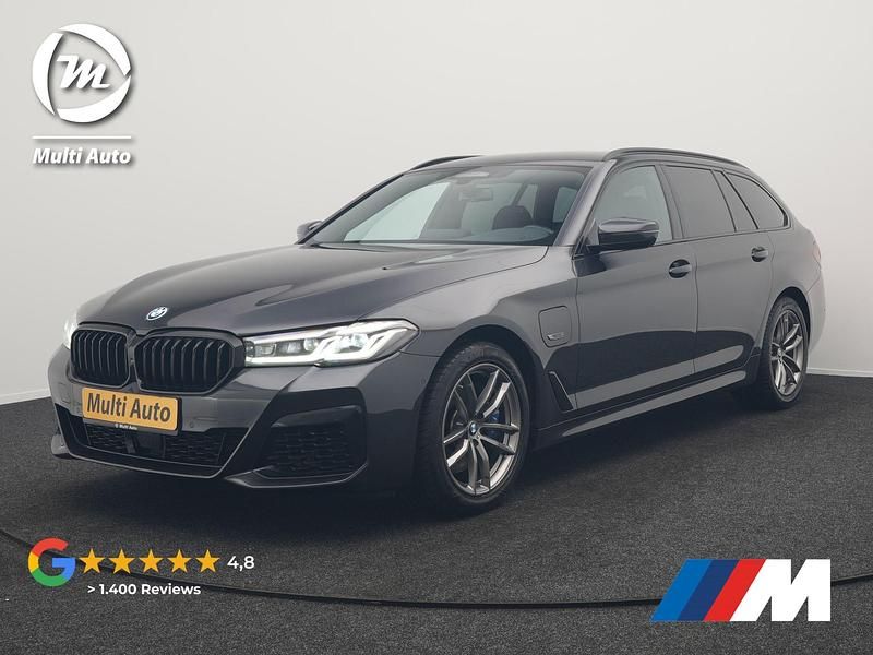 Grijs Gebruikt 2022 BMW 520 Executive Stationwagen | € 34.240 (Goede deal) - Afbeelding 1/3