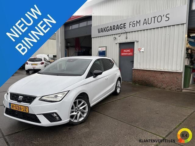Wit Gebruikt 2022 Seat Ibiza Sport Hatchback | € 26.950 (Duur) - Afbeelding 1/4
