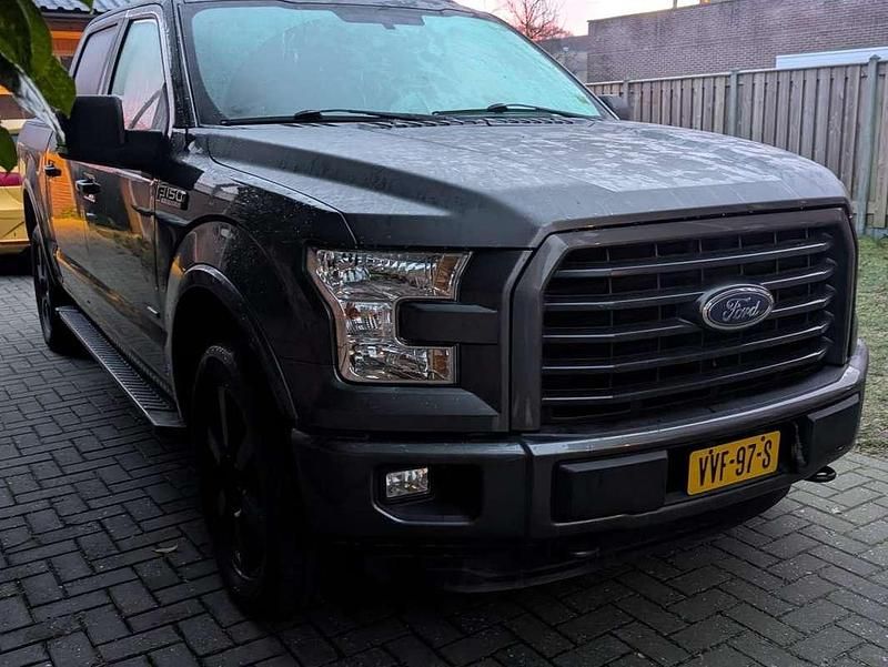 Grijs Gebruikt 2015 Ford F-150 XLT Pickup | € 17.600 - Afbeelding 1/4