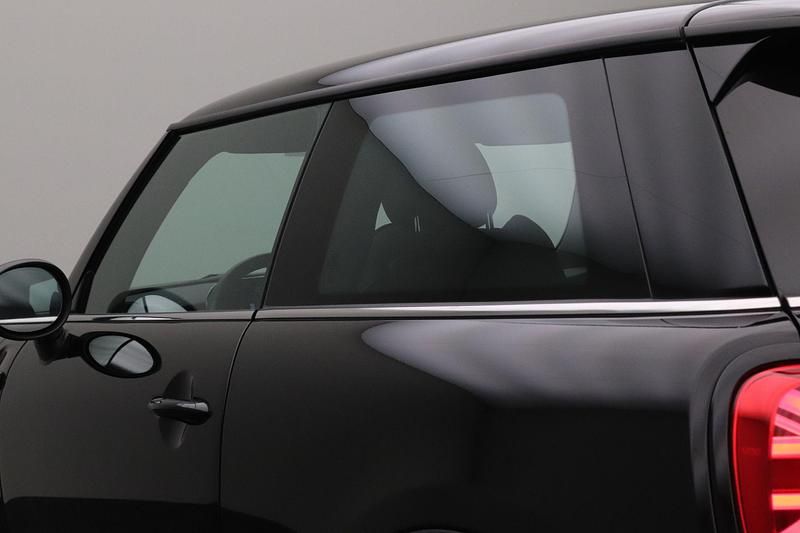 Occasion Mini Cooper Classic 2021 Zwart Hatchback