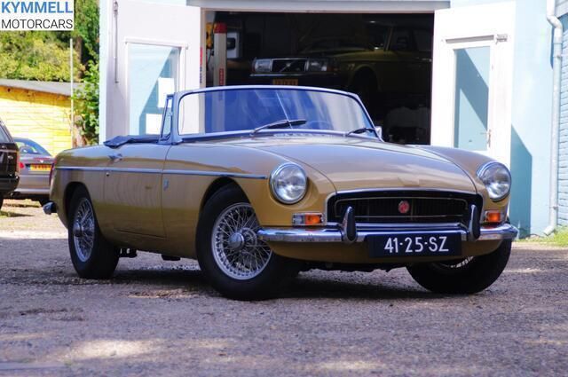 Geel Gebruikt 1971 MG B Cabriolet | € 33.000 - Afbeelding 1/4