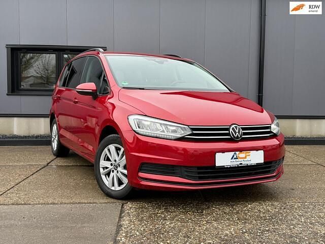 Occasion VW Touran Highline 150 PK (110 kW) 2022 Rood (metallic) MPV