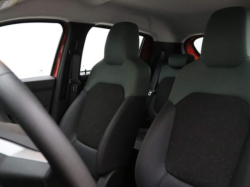 Occasion Dacia Spring Extreme 49 kW (67 PK) 2024 Rood Hatchback