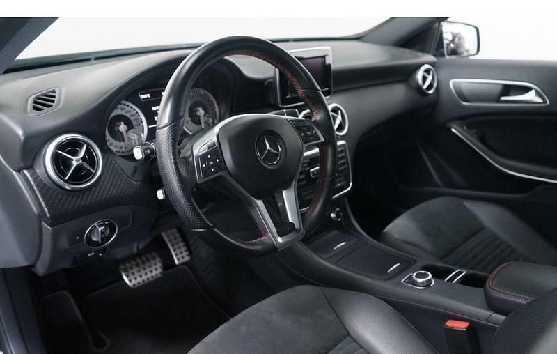 Zwart Gebruikt 2013 Mercedes A200 Prestige Stationwagen | € 14.900 (Eerlijke prijs) - Afbeelding 1/4