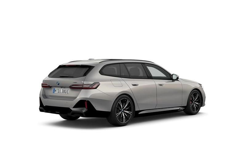 Nieuw BMW i5 Comfort Edition 22 kW (30 PK) 2026 Grijs Stationwagen