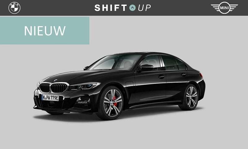 Zwart Gebruikt 2021 BMW 330e M Sport Sedan | € 38.940 (Iets duurder) - Afbeelding 1/3
