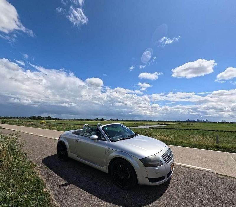 Grijs Gebruikt 2000 Audi TT Roadster Cabriolet | € 5.000 (Goede deal) - Afbeelding 1/4