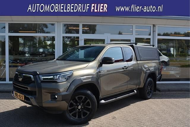 Groen Gebruikt 2021 Toyota HiLux Pickup | € 36.900 (Goede deal) - Afbeelding 1/4