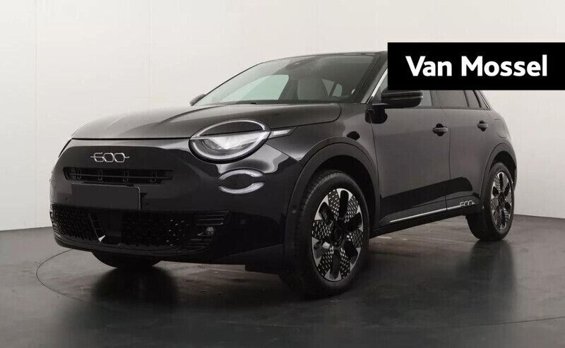 Zwart Gebruikt 2025 Fiat 600 La Prima SUV | € 31.900 (Eerlijke prijs) - Afbeelding 1/4