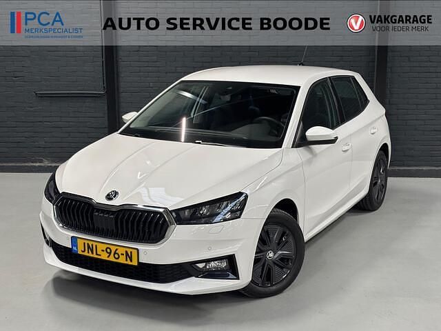 Wit Occasion 2023 Skoda Fabia Style Hatchback | € 21.825 (Eerlijke prijs) - Afbeelding 1/4