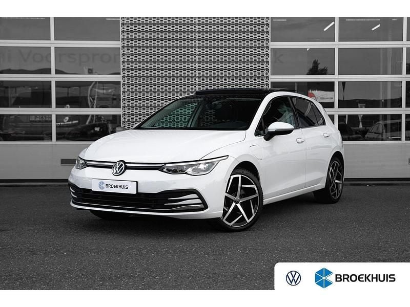 Wit Gebruikt 2020 VW Golf VIII Style Hatchback | € 24.845 (Duur) - Afbeelding 1/4