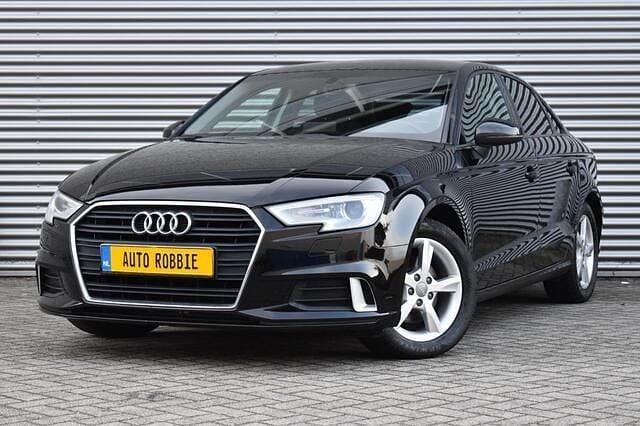 Zwart (metallic) Occasion 2018 Audi A3 Sedan | € 16.950 (Super prijs) - Afbeelding 1/3