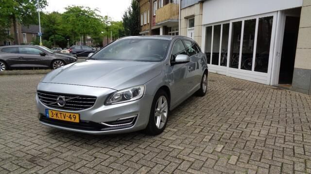 Grijs Gebruikt 2013 Volvo V60 Summum Stationwagen | € 8.250 - Afbeelding 1/4