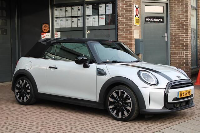 Occasion Mini Cooper Cabriolet Classic 136 PK (100 kW) 2022 Wit Cabriolet
