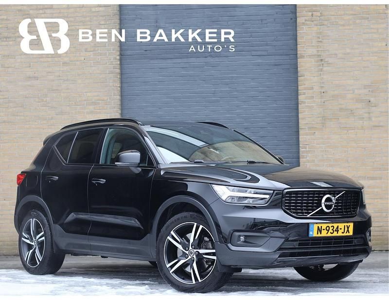 Zwart Occasion 2021 Volvo XC40 R-Design SUV | € 29.900 (Goede deal) - Afbeelding 1/4