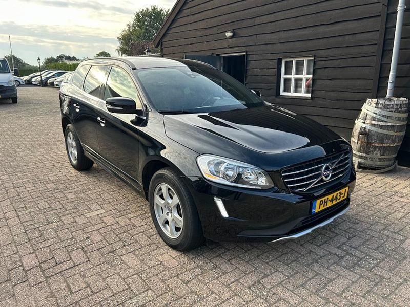 Zwart Gebruikt 2013 Volvo XC60 R-Design SUV | € 11.250 (Eerlijke prijs) - Afbeelding 1/4