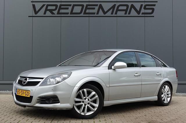 Grijs Gebruikt 2006 Opel Vectra GTS Executive Hatchback | € 1.250 (Duur) - Afbeelding 1/4