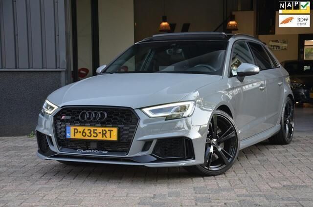 Grijs Gebruikt 2019 Audi RS3 Sportback Comfort Hatchback | € 37.899 - Afbeelding 1/4
