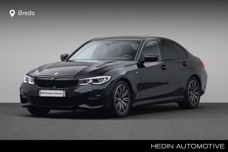 Zwart Gebruikt 2022 BMW 318 Comfort Edition Sedan | € 34.880 (Eerlijke prijs) - Afbeelding 1/4