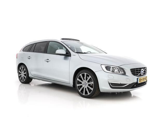 Grijs Gebruikt 2016 Volvo V60 Momentum Stationwagen | € 12.445 - Afbeelding 1/4