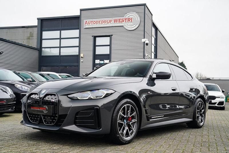 Grijs Gebruikt 2024 BMW i4 Executive Sedan | € 50.995 (Super prijs) - Afbeelding 1/4
