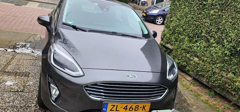 Occasion Ford Fiesta Titanium 2019 Grijs Hatchback