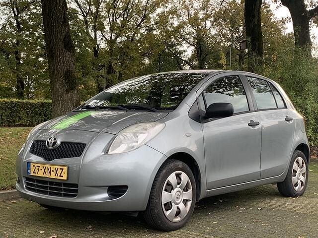 Grijs Gebruikt 2007 Toyota Yaris Hatchback | € 1.650 (Super prijs) - Afbeelding 1/4